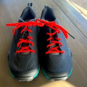 Like new bike shoes perfectly compatible with Peloton bikes.